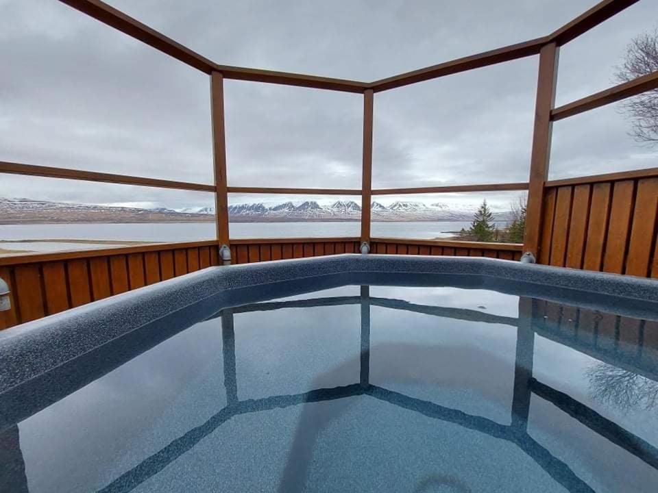 North Inn - Guesthouse And Cabin 阿克雷里 外观 照片